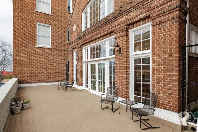 $900,000 | 247 East Washington Street, Unit 207, Athens, GA 30601