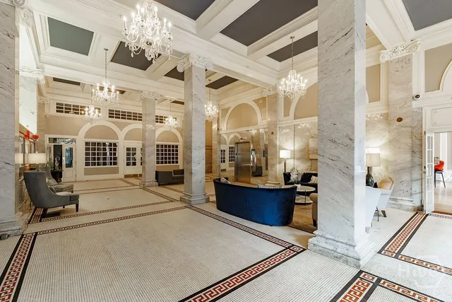 $900,000 | 247 East Washington Street, Unit 207, Athens, GA 30601