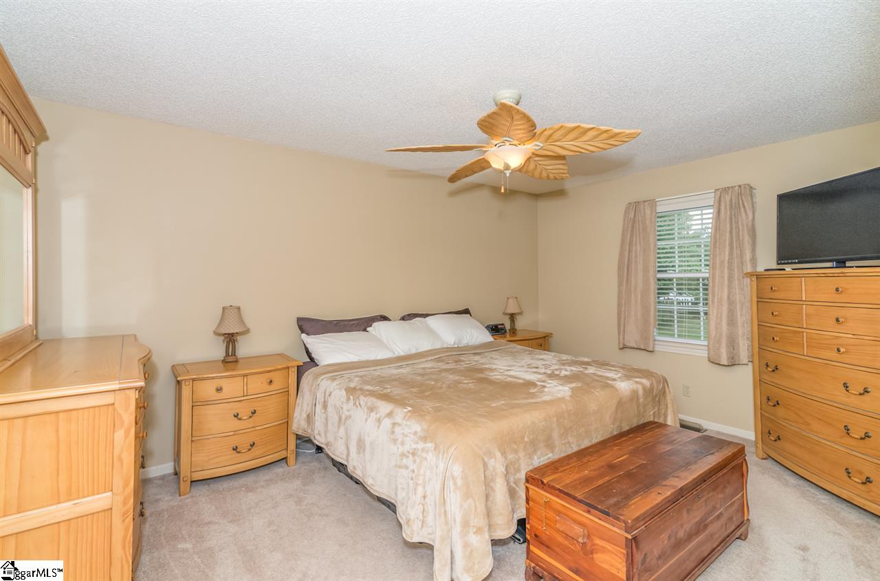 207 Roberts Farm Road Simpsonville, SC 29681 - Photo 14 of 35 Gallery Image 14