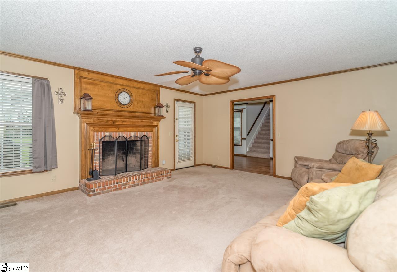207 Roberts Farm Road Simpsonville, SC 29681 - Photo 4 of 35 Gallery Image 4