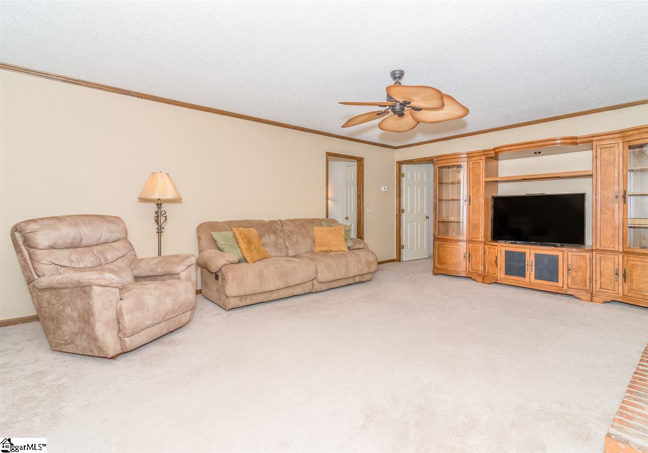 207 Roberts Farm Road Simpsonville, SC 29681 - Photo 6 of 35 Gallery Image 6
