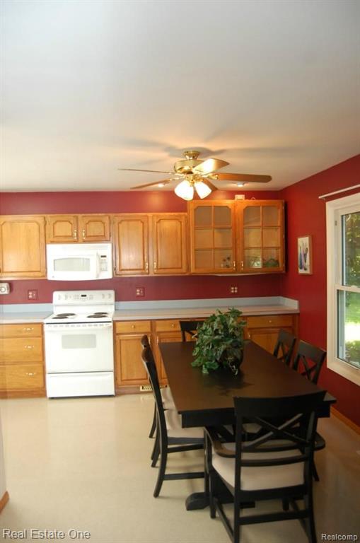 6875 Rickett Road Brighton, MI 48116 - Photo 8 of 28