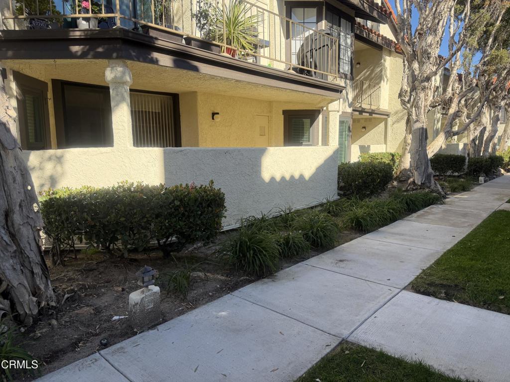 2232 Martinique Lane Oxnard, CA 93035 - Photo 6 of 64