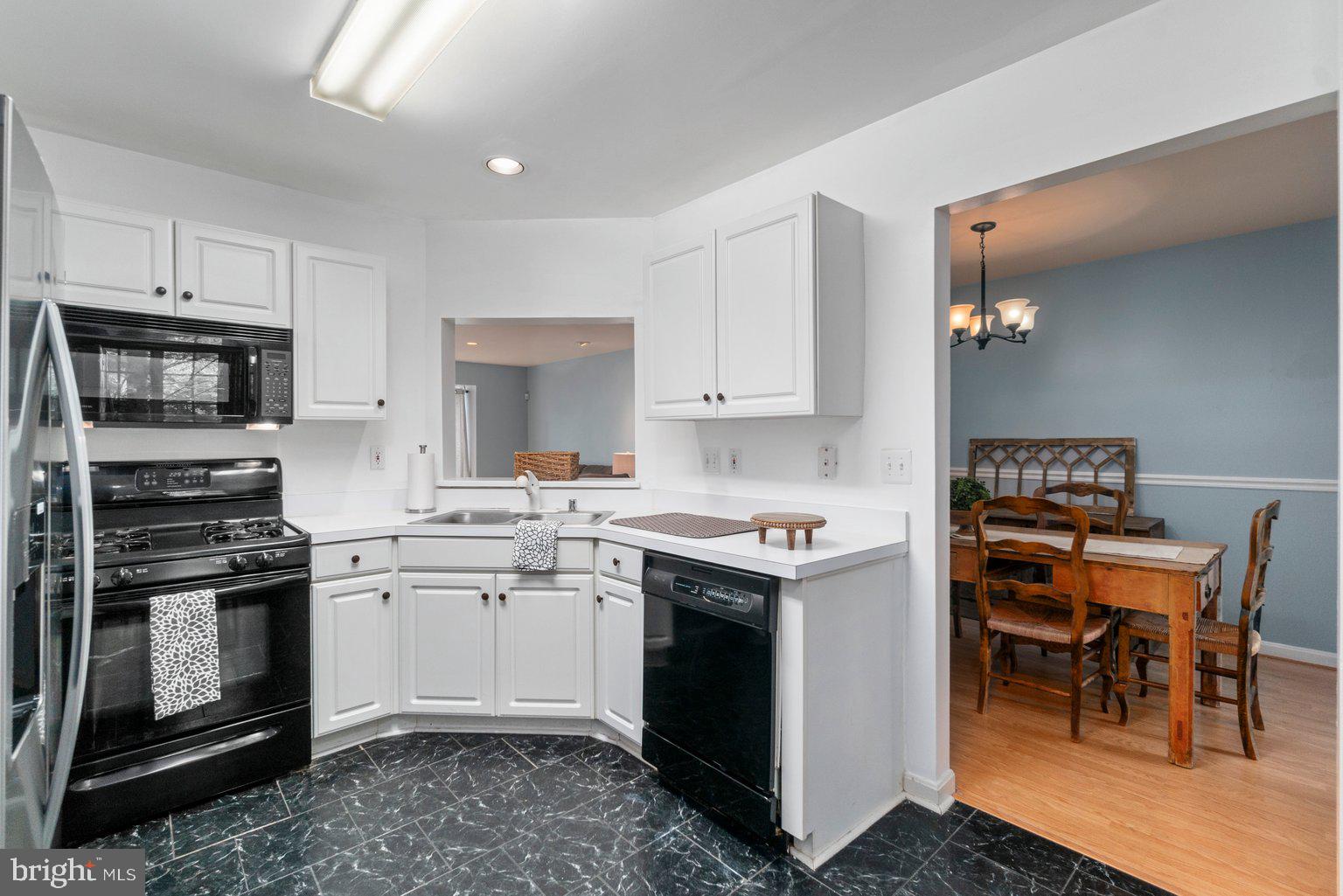 10940 Baskerville Road Reisterstown, MD 21136 - Photo 14 of 38 Kitchen
