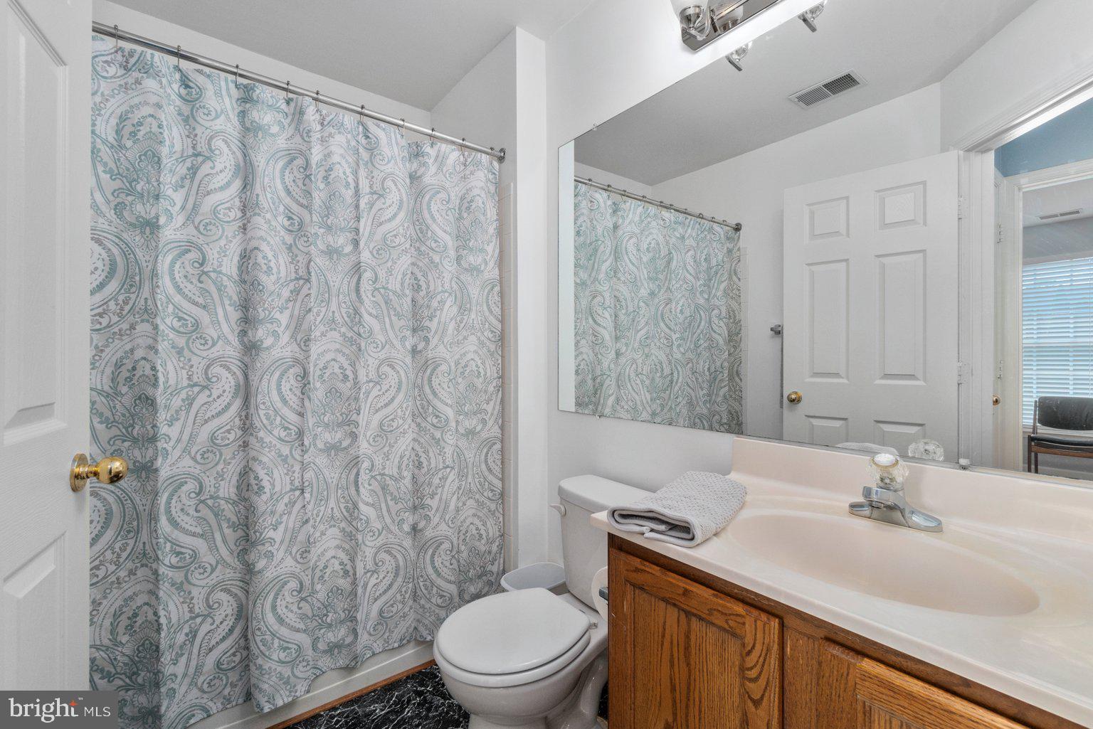 10940 Baskerville Road Reisterstown, MD 21136 - Photo 22 of 38 Upper level full Bathroom