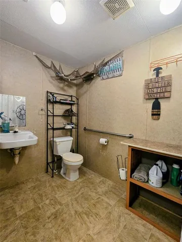 a view of utility room