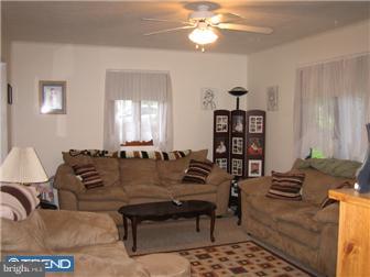 110 Gable Road Paoli, PA 19301 - Photo 6 of 7 Living Room