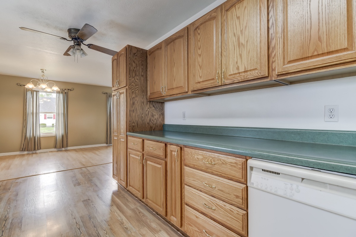 4108 Marie Drive Springfield, IL 62707 - Photo 8 of 43 Gallery Image 8