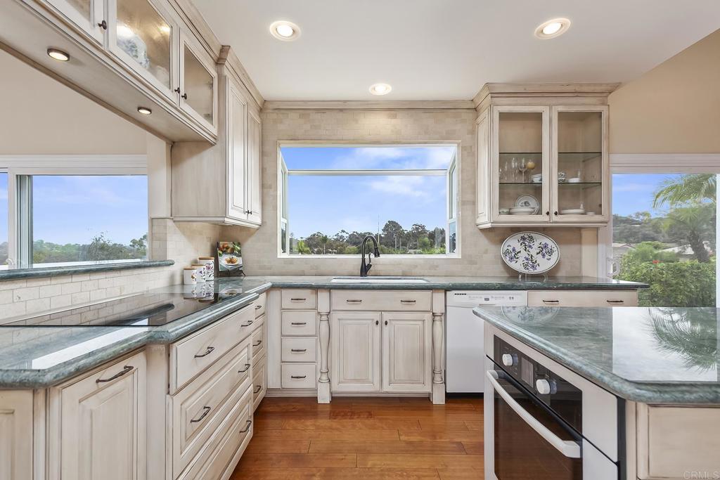 747 Santa Victoria Solana Beach, CA 92075 - Photo 22 of 57