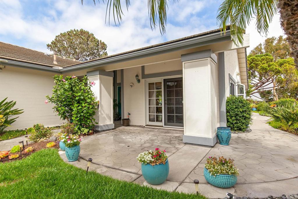 747 Santa Victoria Solana Beach, CA 92075 - Photo 55 of 57 a front view of a house with garden