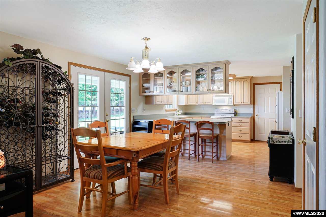 2585 Northwest Gibson Hill Road Albany, OR 97321 - Photo 11 of 33 Gallery Image 11