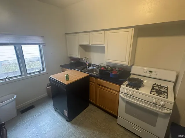 $199,900 | 1222 West Kirkwood Avenue, Bloomington, IN 47404