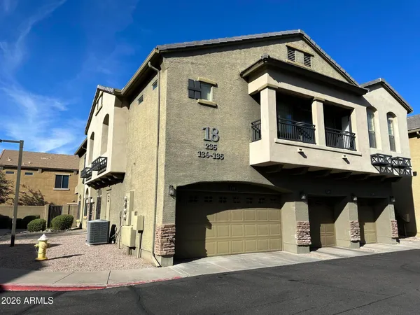 $1,995 | 17150 North 23rd Street, Unit 136, Phoenix, AZ 85022