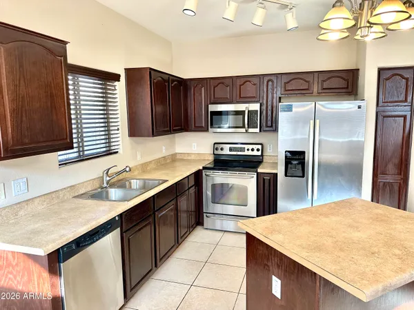 $1,995 | 17150 North 23rd Street, Unit 136, Phoenix, AZ 85022