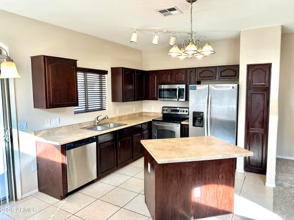 $1,995 | 17150 North 23rd Street, Unit 136, Phoenix, AZ 85022