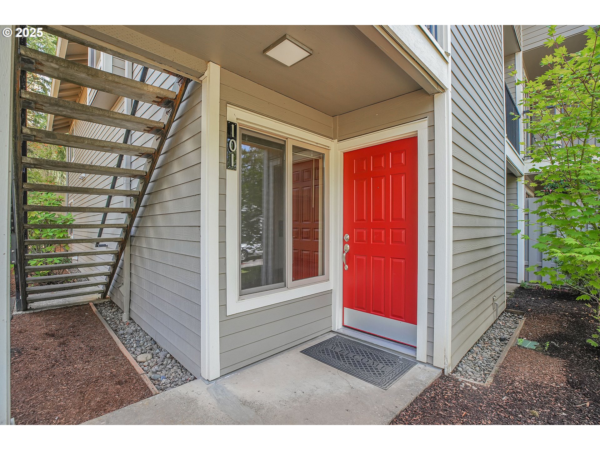 86 Kingsgate Road, Unit F101 Lake Oswego, OR 97035 - Photo 1 of 42 Gallery Image 1