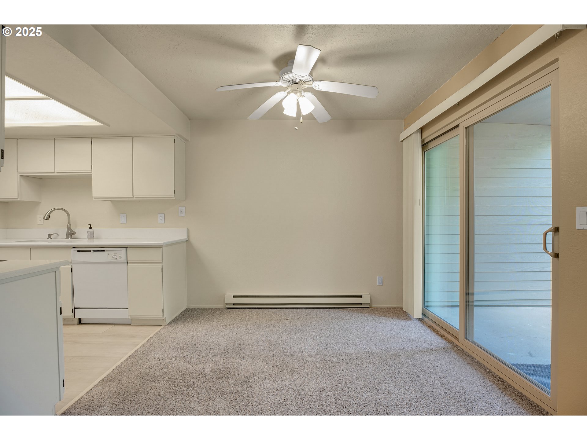 86 Kingsgate Road, Unit F101 Lake Oswego, OR 97035 - Photo 11 of 42 Gallery Image 11