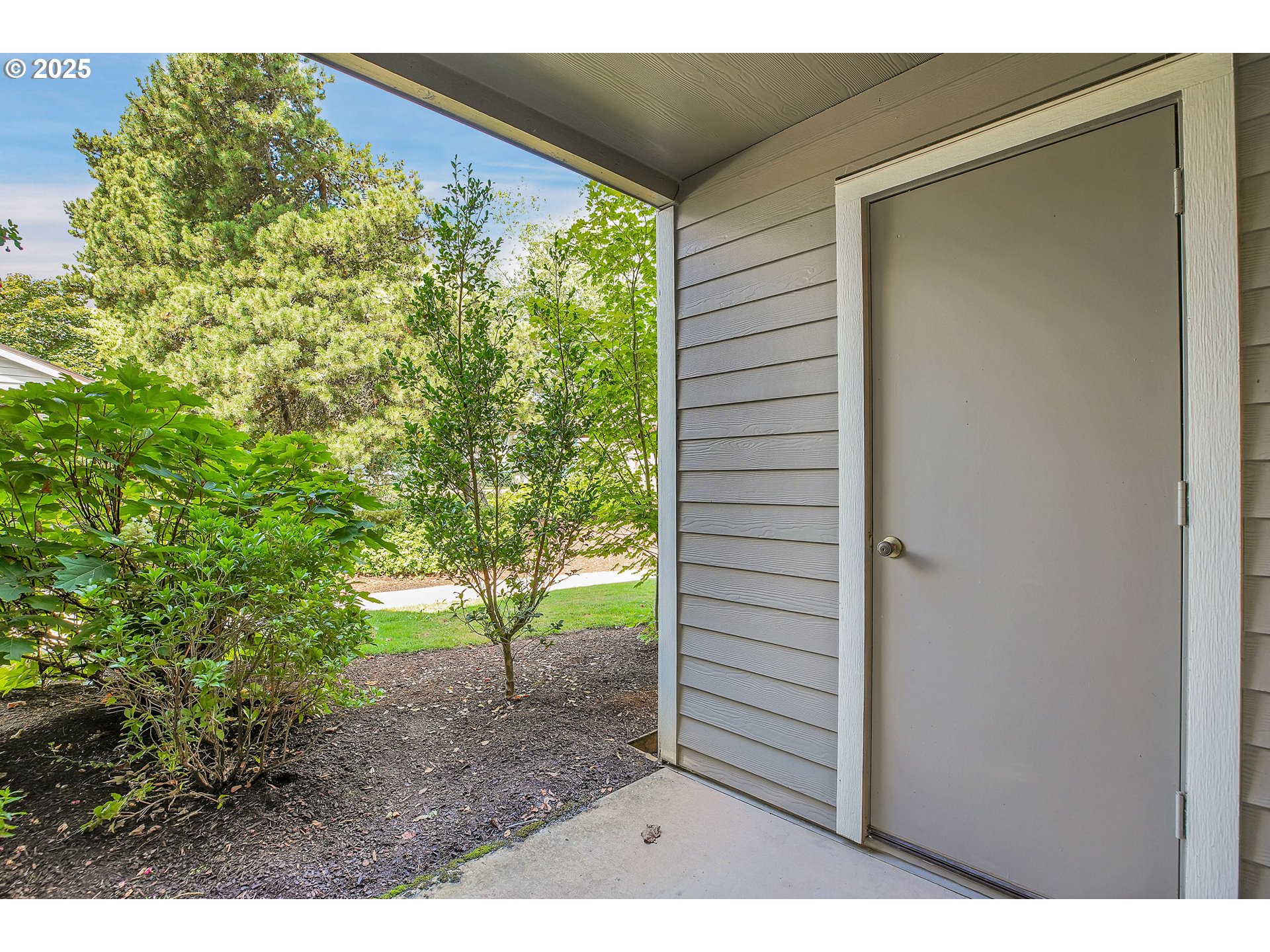 86 Kingsgate Road, Unit F101 Lake Oswego, OR 97035 - Photo 17 of 42 Gallery Image 17