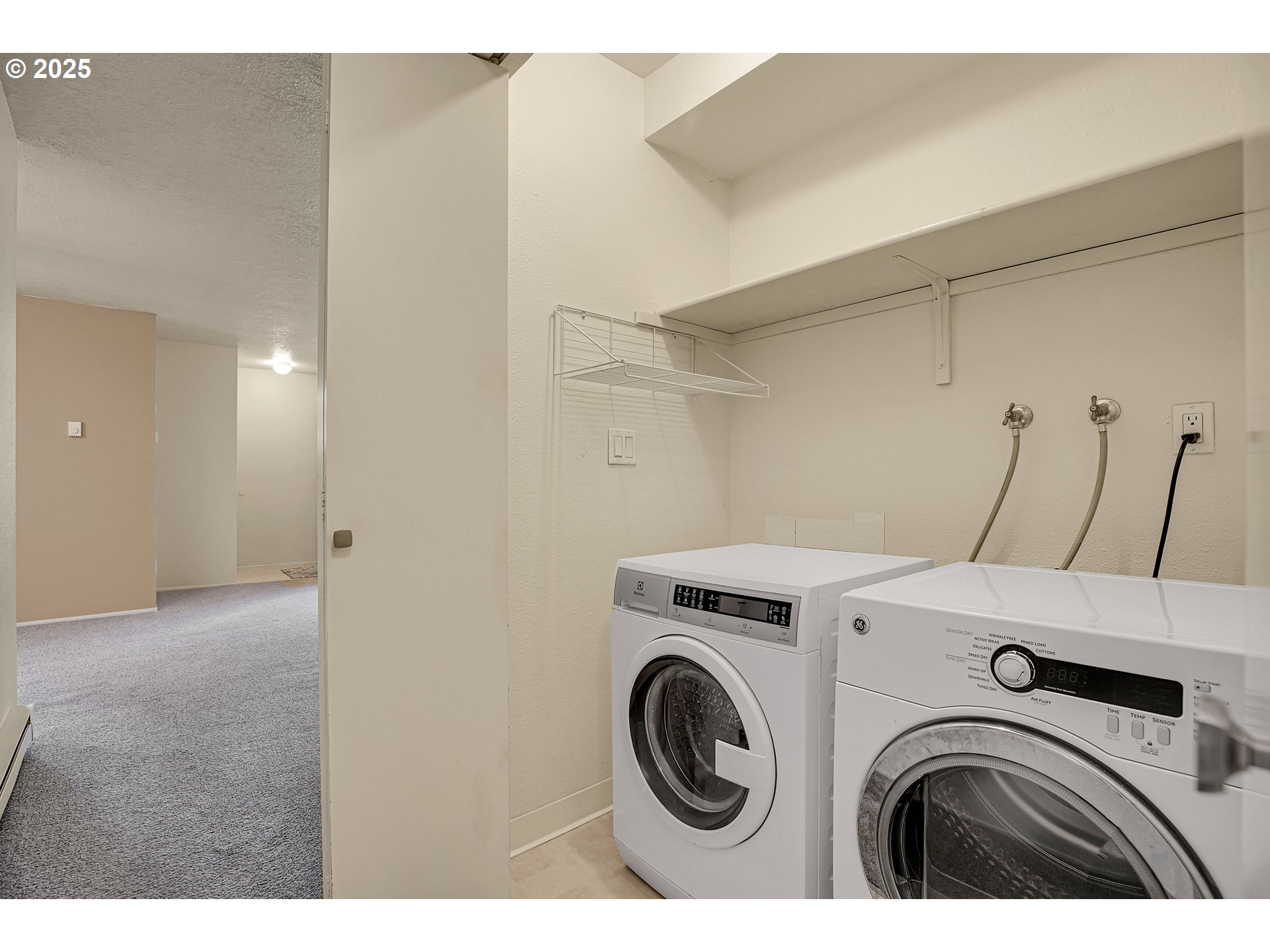 86 Kingsgate Road, Unit F101 Lake Oswego, OR 97035 - Photo 20 of 42 Gallery Image 20