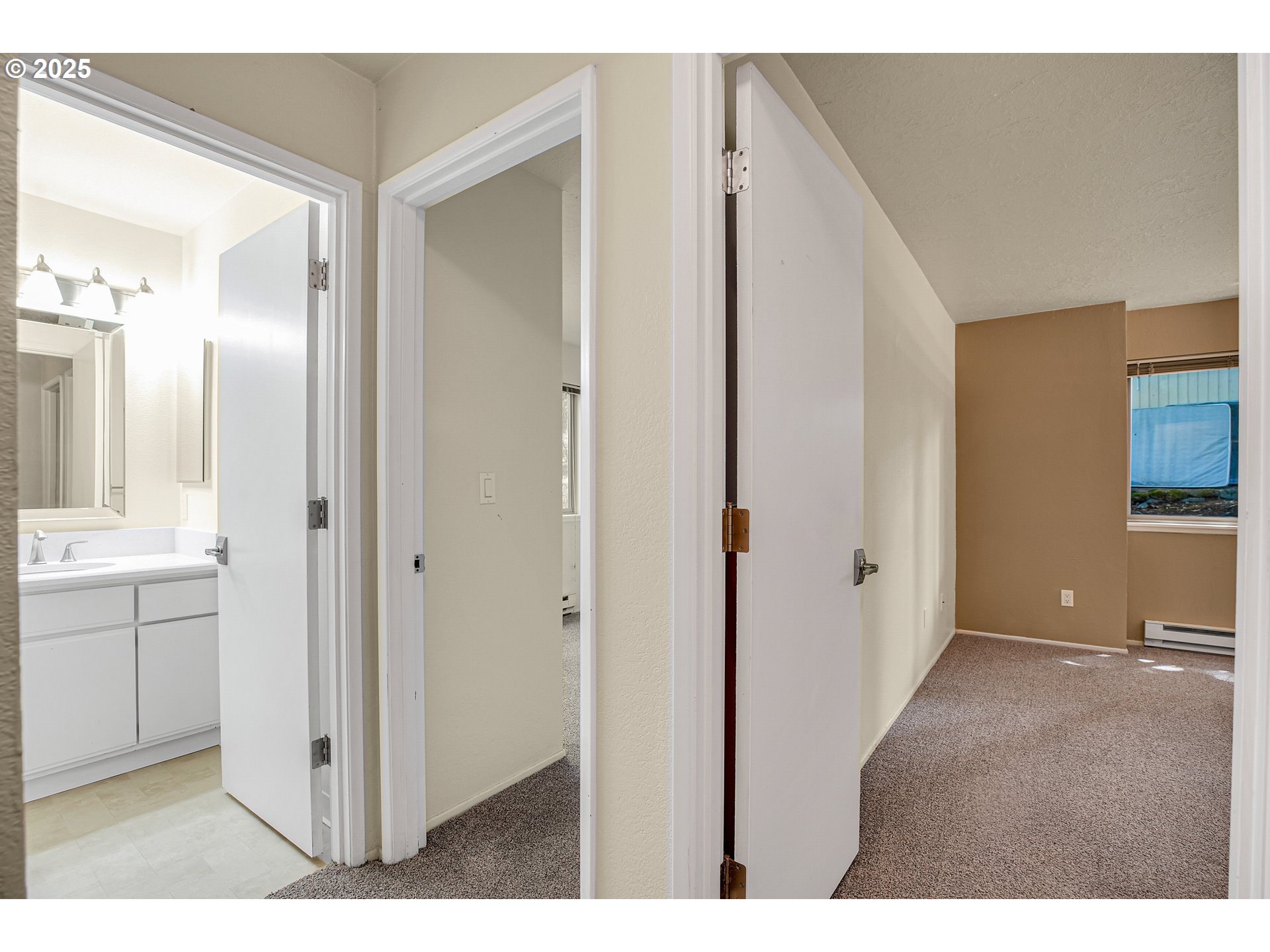 86 Kingsgate Road, Unit F101 Lake Oswego, OR 97035 - Photo 21 of 42 Gallery Image 21