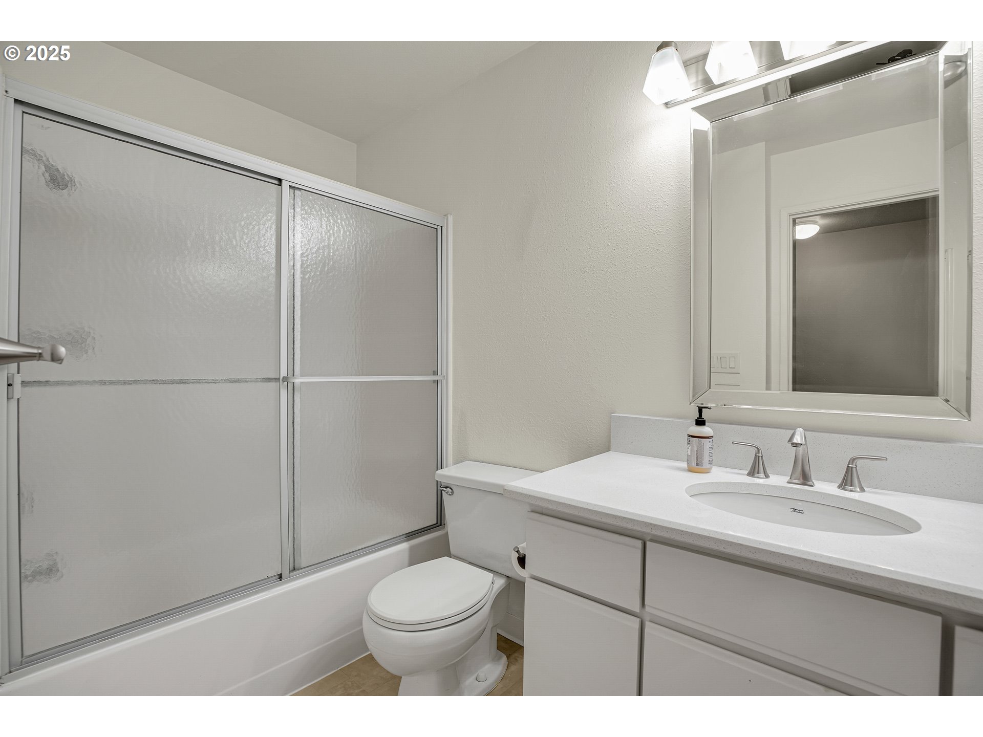 86 Kingsgate Road, Unit F101 Lake Oswego, OR 97035 - Photo 32 of 42 Gallery Image 32