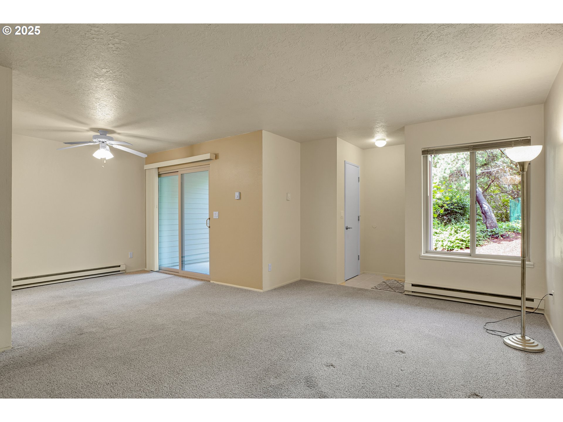 86 Kingsgate Road, Unit F101 Lake Oswego, OR 97035 - Photo 7 of 42 Gallery Image 7