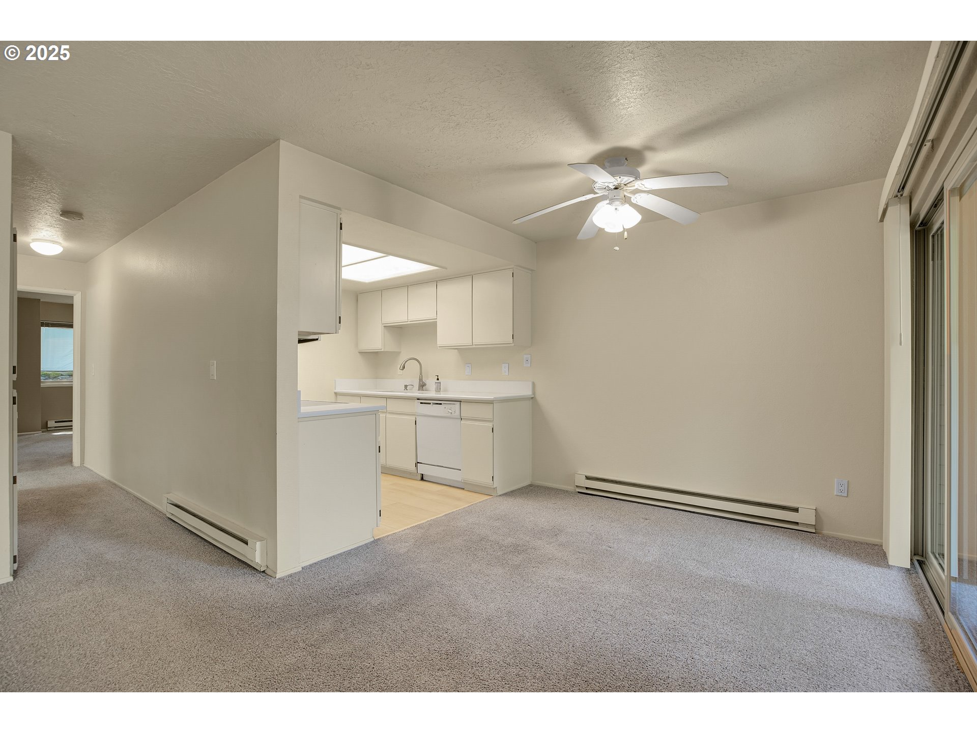 86 Kingsgate Road, Unit F101 Lake Oswego, OR 97035 - Photo 10 of 42 Gallery Image 10
