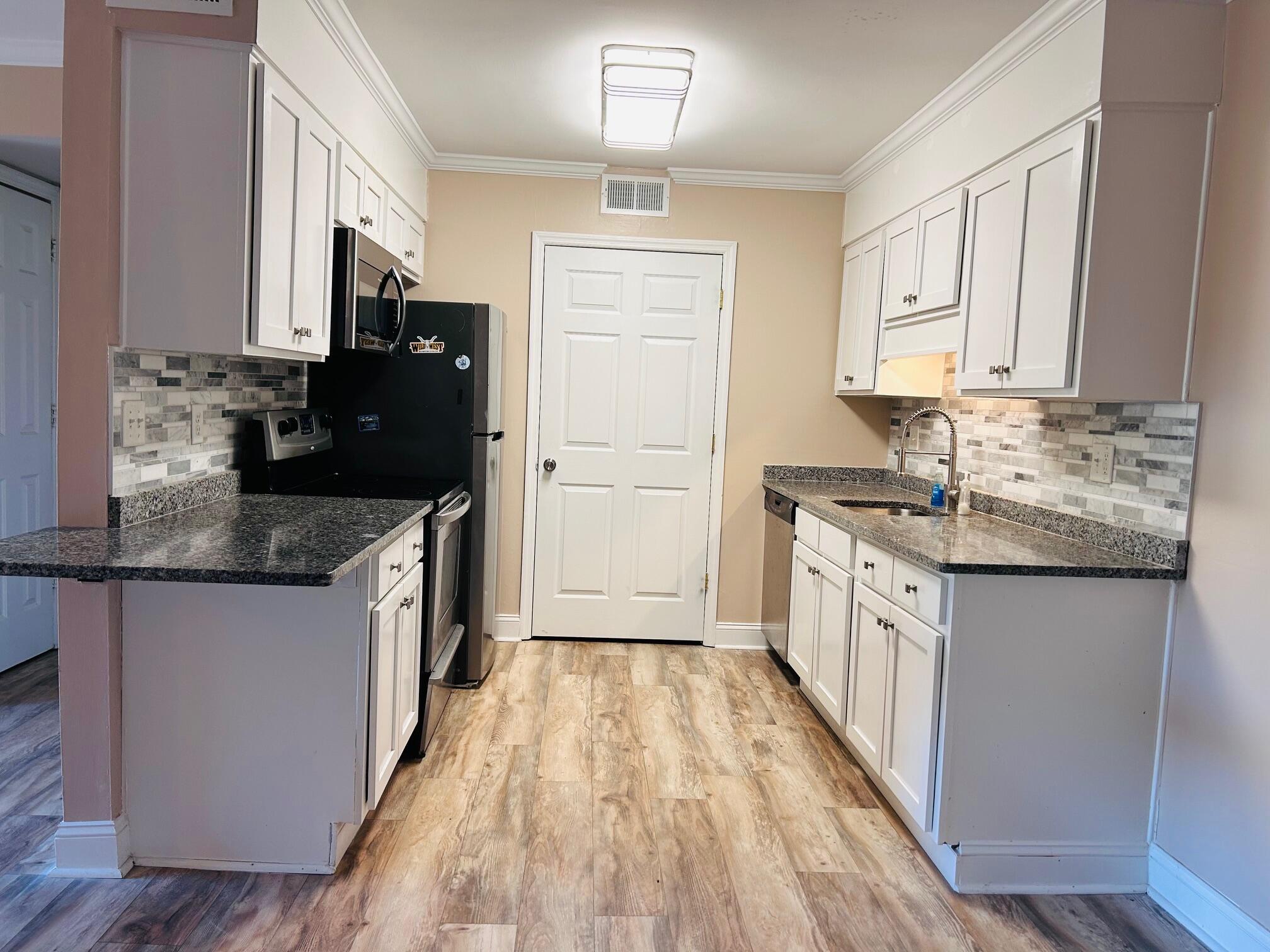1402 Camp Road, Unit 15H Charleston, SC 29412 - Photo 4 of 21 IMG_9849
