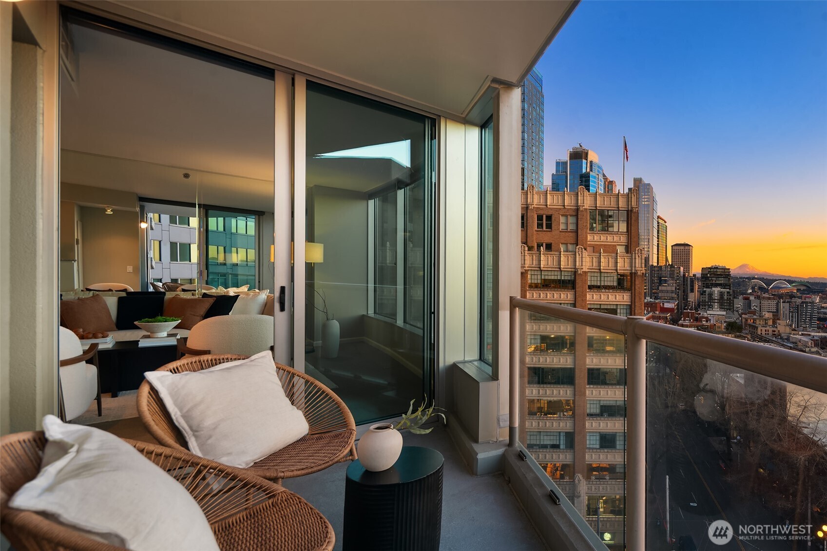 2000 1st Avenue, Unit 1402 Seattle, WA 98121 - Photo 14 of 36