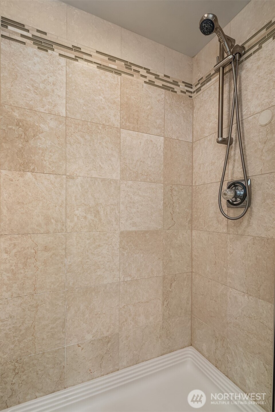 2000 1st Avenue, Unit 1402 Seattle, WA 98121 - Photo 22 of 36