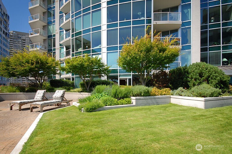 2000 1st Avenue, Unit 1402 Seattle, WA 98121 - Photo 31 of 36