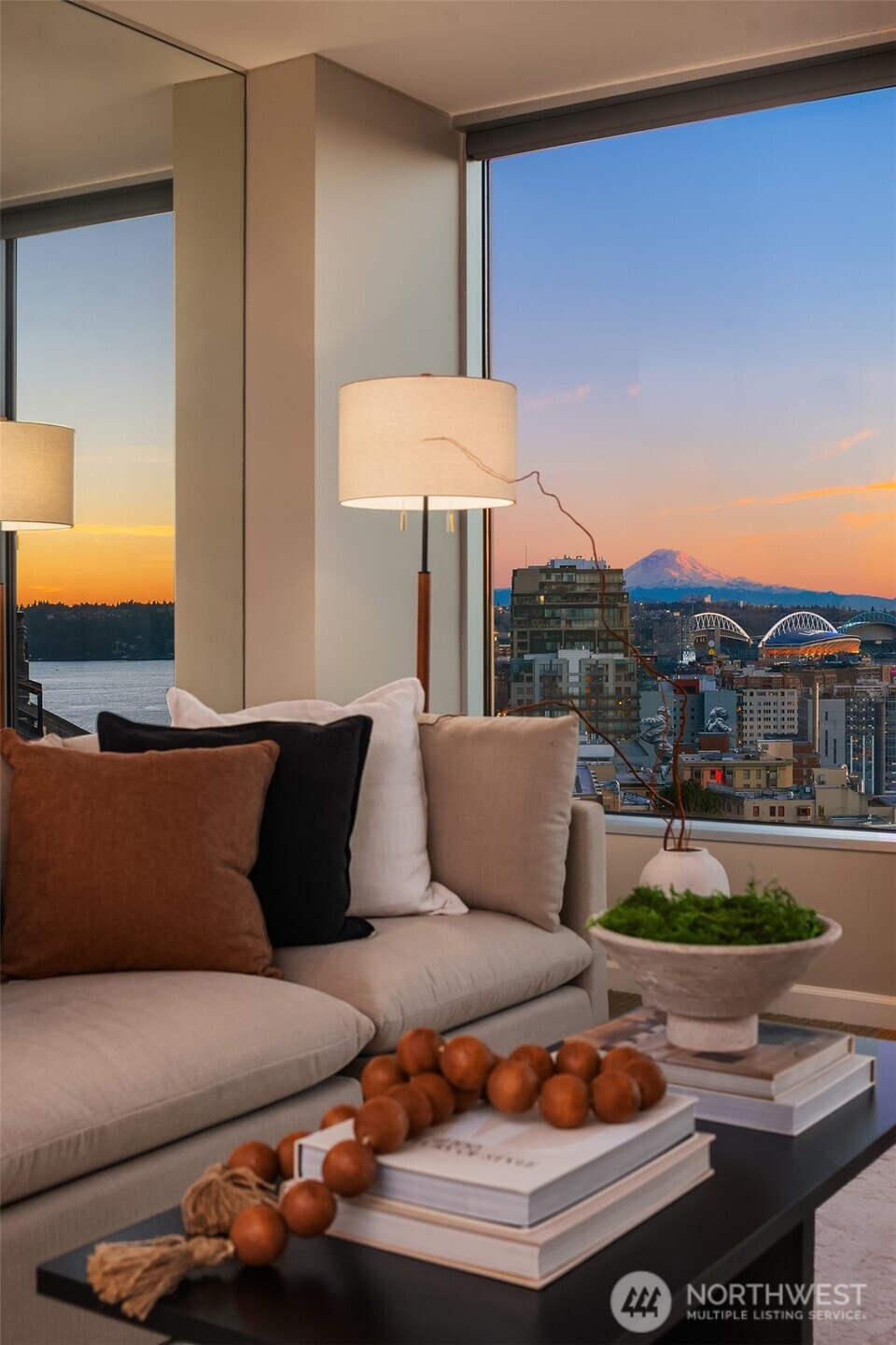 2000 1st Avenue, Unit 1402 Seattle, WA 98121 - Photo 4 of 36