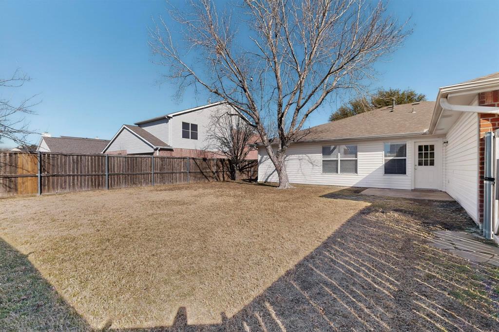 1207 Aberdeen Drive Allen, TX 75002 - Photo 39 of 40 a front view of a house with a yard
