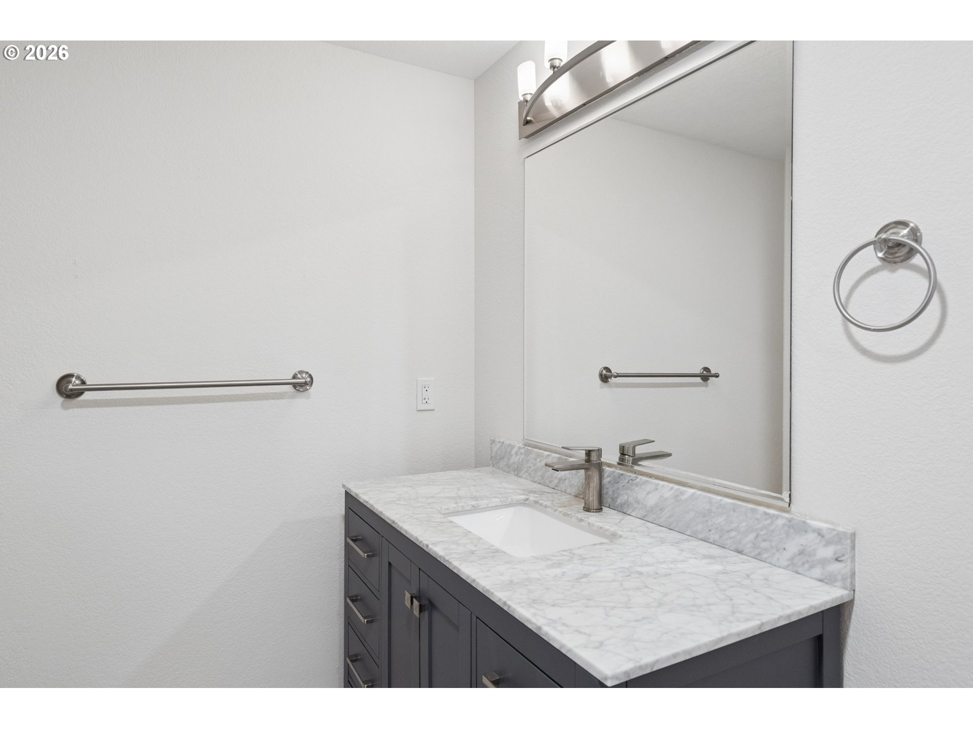 7937 Southwest 40th Avenue, Unit I Portland, OR 97219 - Photo 28 of 48 Bathroom