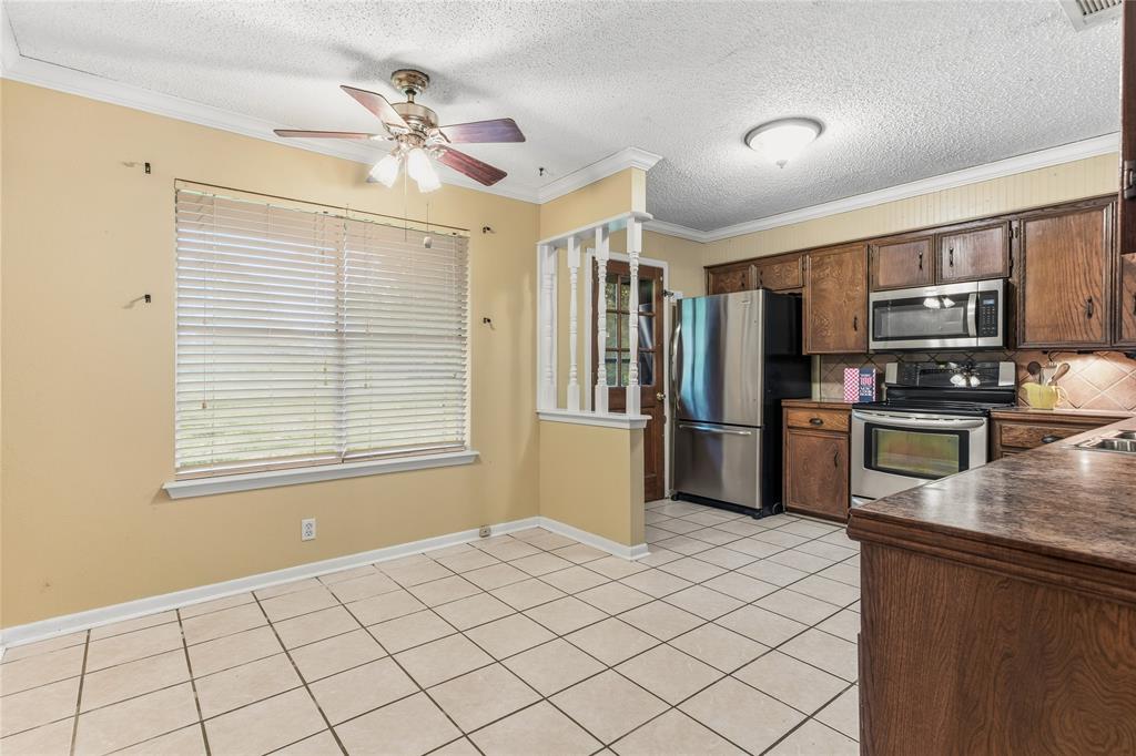 2922 Layne Drive Denison, TX 75020 - Photo 9 of 26