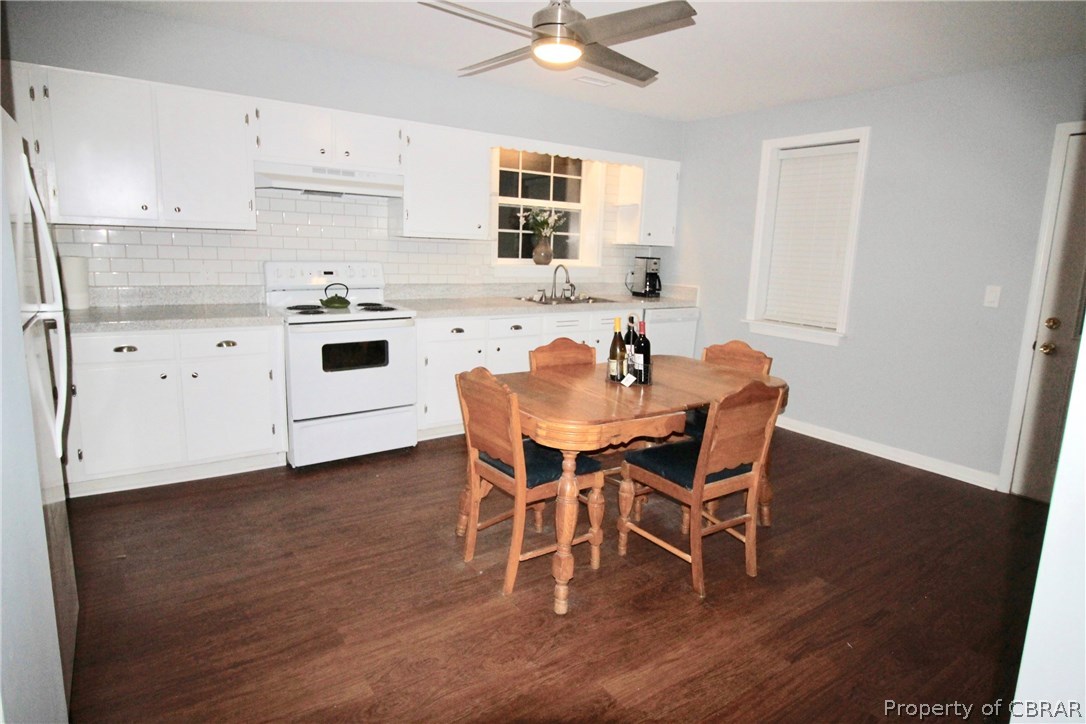 9511 Robins Neck Road Gloucester, VA 23061 - Photo 4 of 18 Gallery Image 4