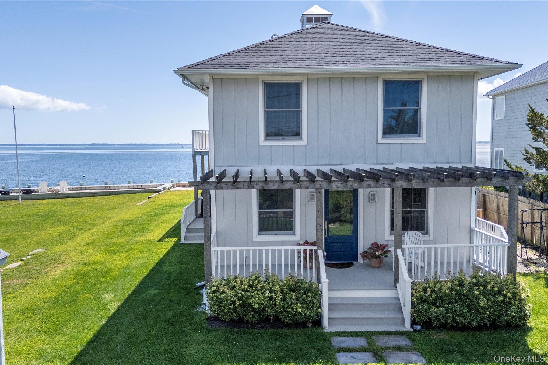 Simple yet classic architectural design with open plan and a spacious and airy ambience designed by renowned Hyphen-and Co. and featured in national publications.