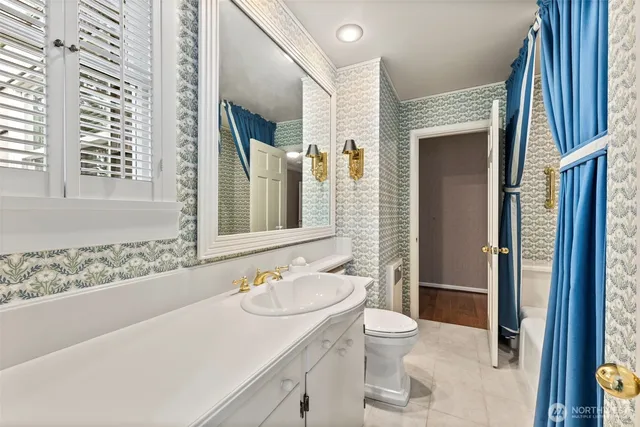 $1,200,000 | 1 Forest Glen Lane Southwest, Lakewood, WA 98498