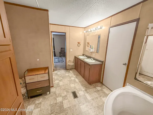 $289,500 | 9389 Lebanon Pinegrove Road, Terry, MS 39170