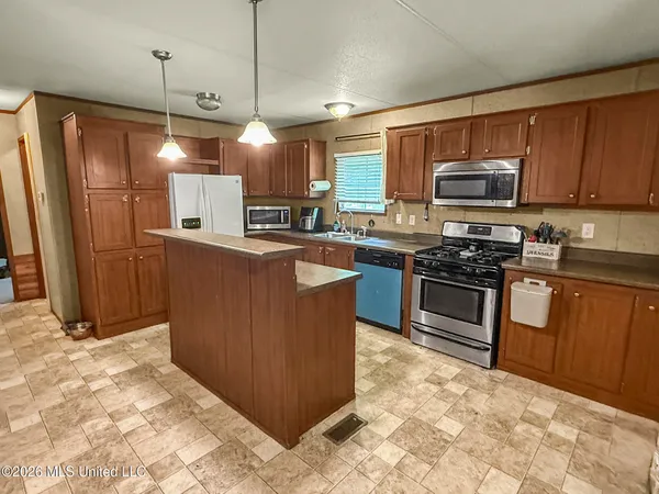 $289,500 | 9389 Lebanon Pinegrove Road, Terry, MS 39170