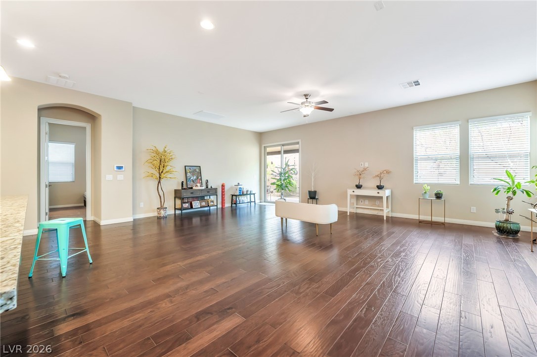 71 Newton Ridge Way Las Vegas, NV 89183 - Photo 4 of 35