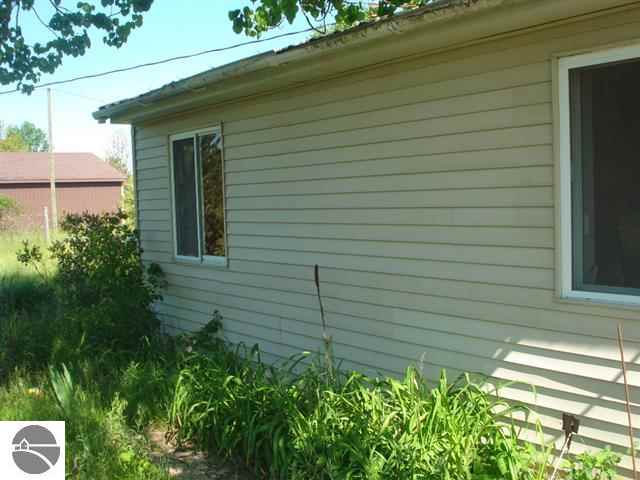 7222 West Airline Road Weidman, MI 48893 - Photo 7 of 16 1747003-6.JPG