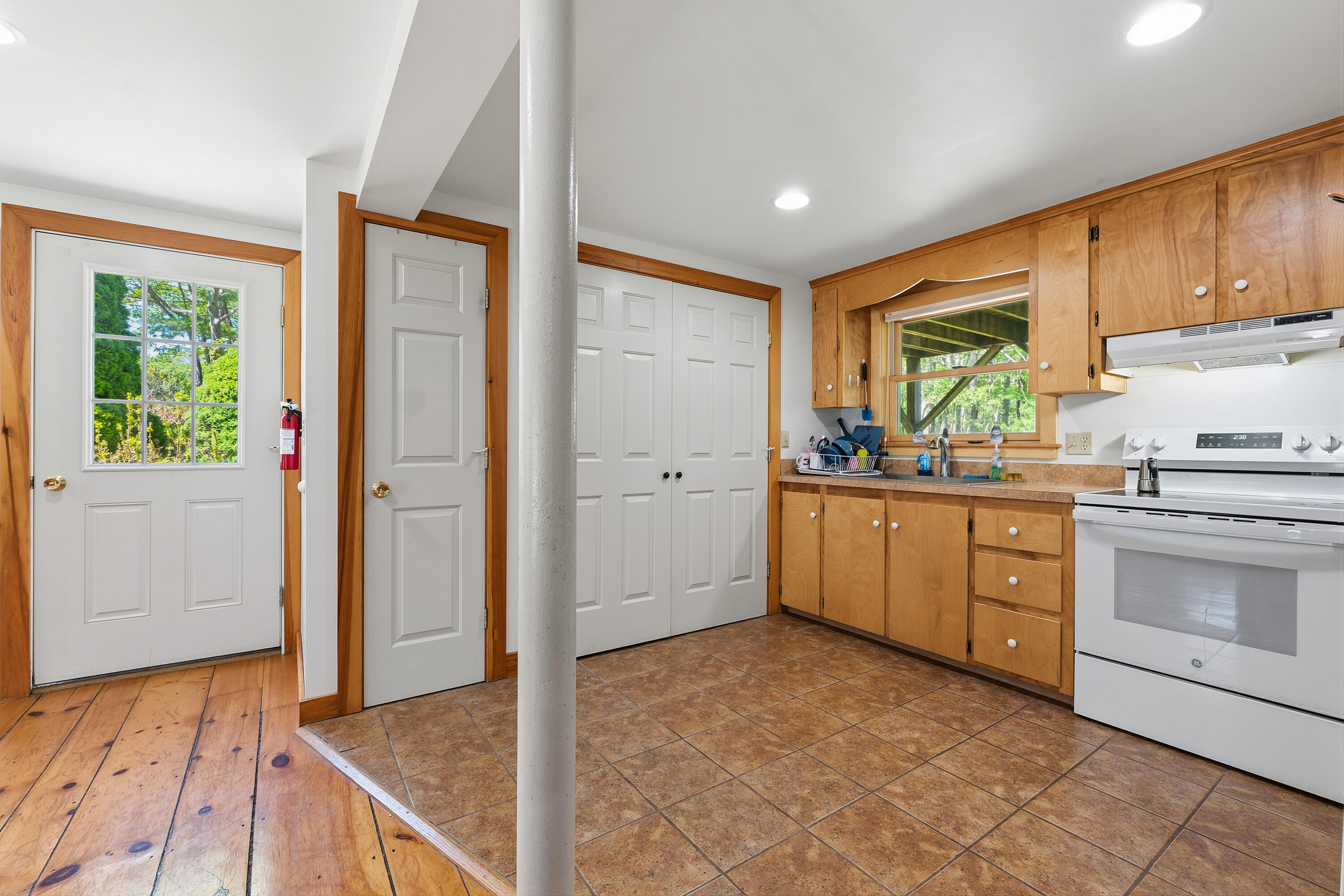 7 Cross Road Edgecomb, ME 04556 - Photo 14 of 114 7 Cross Rd_113