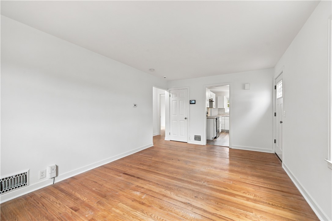 1061 Whitlock Road Irondequoit, NY 14609 - Photo 6 of 25 Gallery Image 6