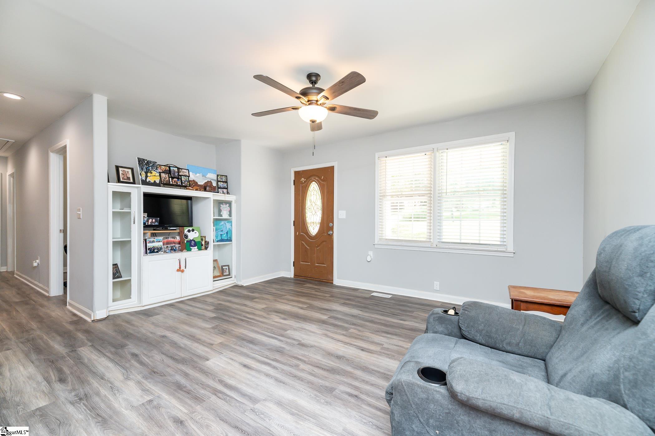 220 Bluefield Road Starr, SC 29684 - Photo 4 of 25 Gallery Image 4