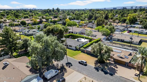 $975,000 | 531 West Stella Lane, Phoenix, AZ 85013