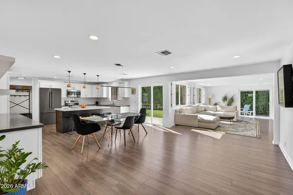 $975,000 | 531 West Stella Lane, Phoenix, AZ 85013