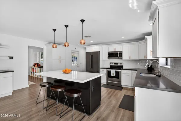 $975,000 | 531 West Stella Lane, Phoenix, AZ 85013