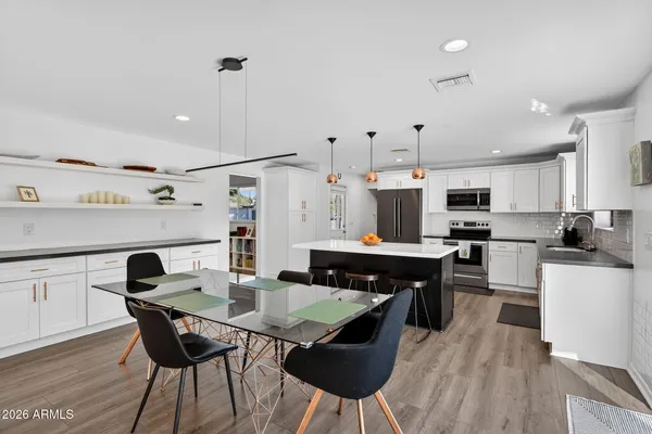 $975,000 | 531 West Stella Lane, Phoenix, AZ 85013