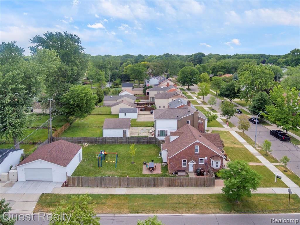 1268 Hampton Road Grosse Pointe Woods, MI 48236 - Photo 36 of 45